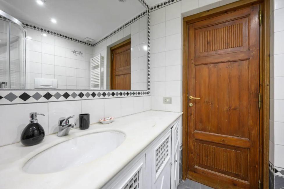 Roman Forum Apartment - The Heart Of Рим Экстерьер фото